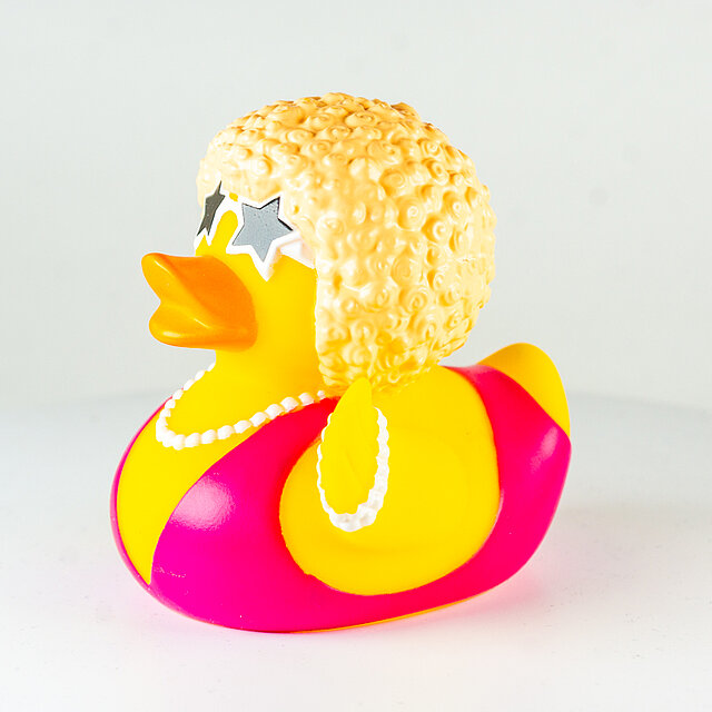 LiLaLu // Disco Queen, Marilyn Monroe Kleid, Perlenkette, Perlenarmband, krause Locken, Perücke, Sternen - Sonnenbrille (2351) LiLaLu // Disco Queen, Marilyn Monroe Kleid, Perlenkette, Perlenarmband, krause Locken, Perücke, Sternen - Sonnenbrille (2351)