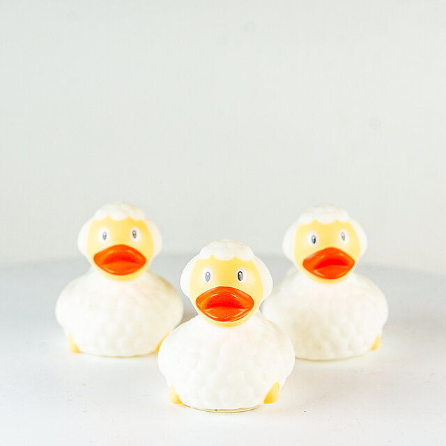 LiLaLu // Andebed - sau, sau hvit, liten - 3 stk. LiLaLu // Andebed - sau, sau hvit, liten - 3 stk.