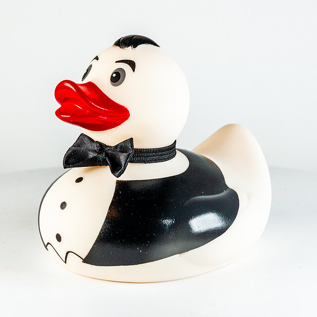QUACKERS Collectables // "James Pond" - schwarzer Anzug mit Fliege - Bond QUACKERS Collectables // "James Pond" - schwarzer Anzug mit Fliege - Bond