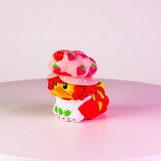 Strawberry Shortcake // Strawberry Shortcake (scented)