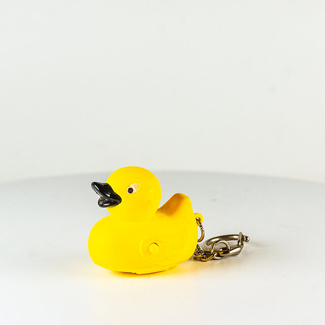 Hartplastik-Ente, Schlüsselanhänger mit Licht und Ton