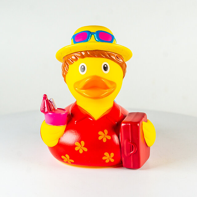 LiLaLu // Urlauber, Sommer, rotes Hemd, Cocktail Drink, Tasche, gelber Hut mit Brille (2158)
