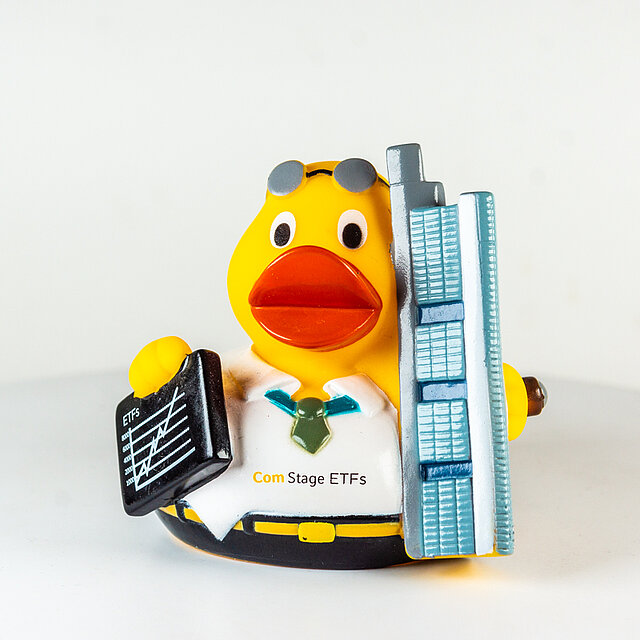 Schnabels // Aksjemegler, finansiell rådgiver, megler med skyskraper, briller, klokke og slips - "ComStage ETFer" Schnabels // Aksjemegler, finansiell rådgiver, megler med skyskraper, briller, klokke og slips - "ComStage ETFer"