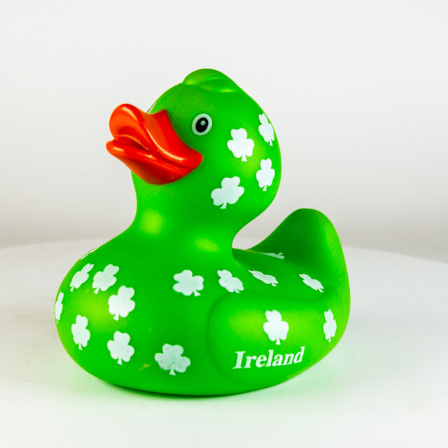 Irland - grün mit weißen Kleeblättern - "Ireland"