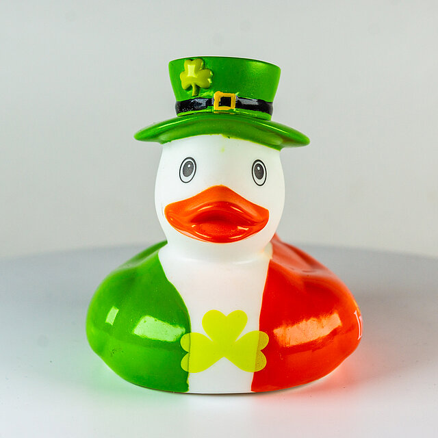 Irland - grün weiß orange mit St. Patrick Hut, Kleeblatt, Ireland - Shamrock Gift Company